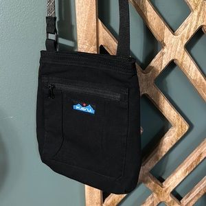 Kavu black purse with adjustable straps